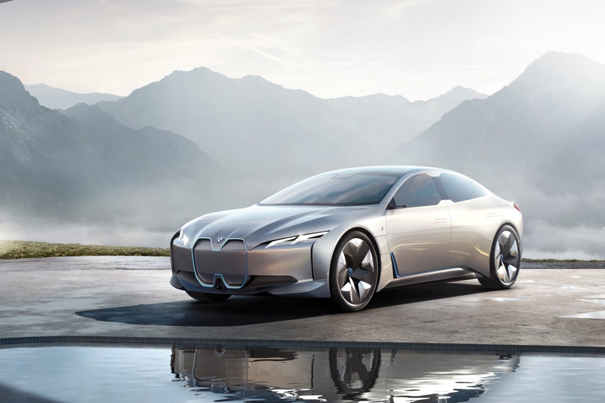 BMW กำลังทำงานอย่างหนักหนักเพื่อพัฒนาแพลทฟอร์มสำหรับรถยนต์ไฟฟ้าขนาดกลาง